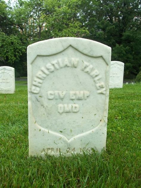 Pin By Ryan Manlaw On Famous Graves Famous Tombstones Grave Marker