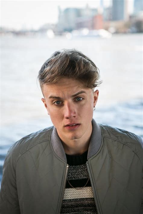 Fans, please take into consideration that we didn't break into chris kamara's bank accounts. Roman Kemp Net Worth & Biography 2017 - Stunning Facts You ...