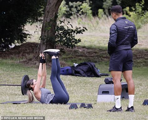 Towies Chloe Sims Shows Off Her Very Toned Figure In Grey Gymwear
