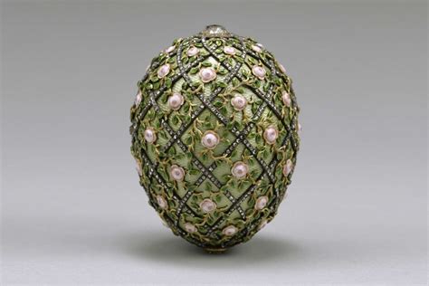 Hunt is stepped up for lost faberge egg sold in london in 1952 which experts believe . De 7 mooiste eieren in de kunst - See All This