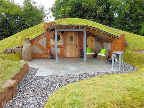 Casa Dos Hobbits Earth Sheltered Homes Earthship Home Underground Homes Earth Homes Natural