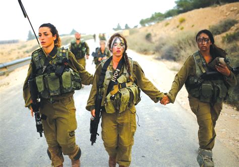 Women In Combat Idf Soldiers On Guard Over Passover Cnm Newz