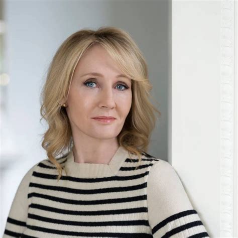 Find out about mackenzie rowling murray's family tree, family history, ancestry, ancestors, genealogy, relationships and affairs! J. K. Rowling Biography, Movies , Height, Age, Family, Net ...