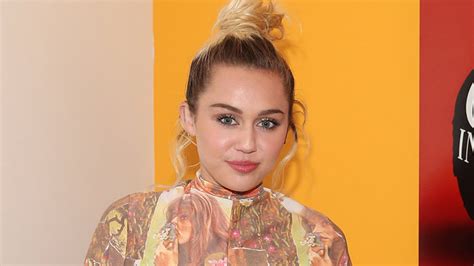 Miley Cyrus Throws Shade At Mariah Carey Ive Never Really Been A Fan