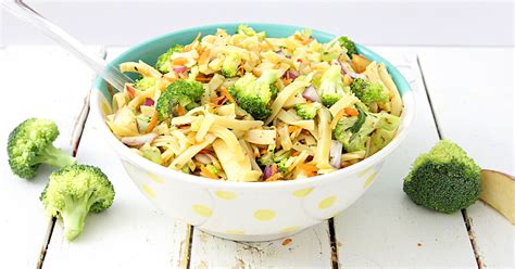 Pour the dressing over the salad and toss until well coated. Honeycrisp Apple Broccoli Salad - Good Living Guide