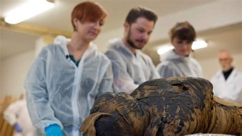 polish scientists discover world s first pregnant egyptian mummy world news hindustan times