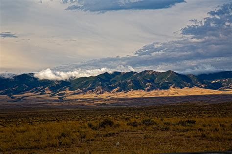 Wyoming Mountains And Plains Mountains Near The Great Divi Flickr