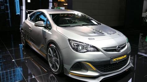 Opel Unleashes Astra Opc Extreme With 300 Hp In Geneva