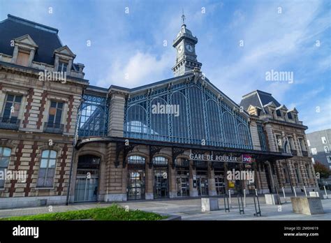 Roubaix France 10 November 2022 Main Entrance Of The Train Station