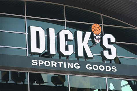 Dicks Sporting Goods May Stop Selling Guns Completely