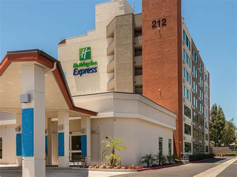 Holiday Inn Express Fullerton - Anaheim Map & Driving Directions