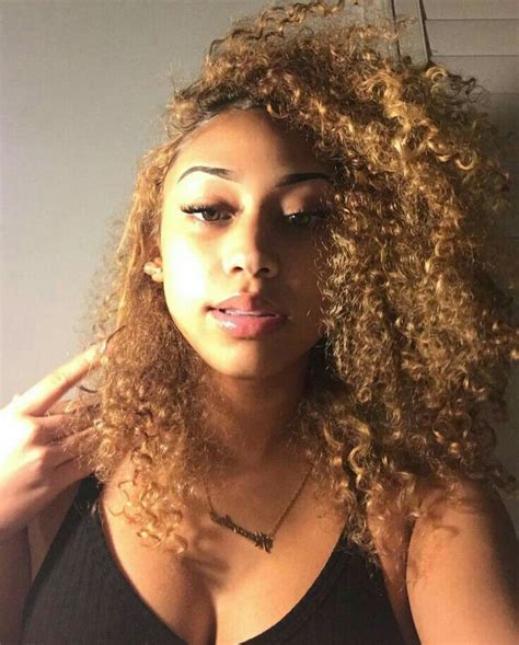Pin By On Instagrammers Curly Hair Styles Light Skin Girls