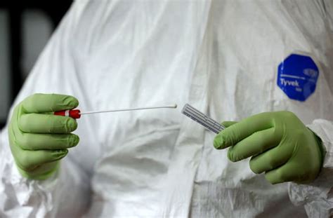 How long to grab luggage and get through customs at lcy? Coronavirus test: How long does it take to get your test ...