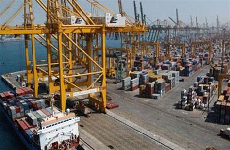 ما هي أبرز الصناعات السعودية والتي تدخل ضمن صادراتها بعد البترول ؟ الجواب: ارتفاع صادرات السعودية غير النفطية بنسبة 20.6%