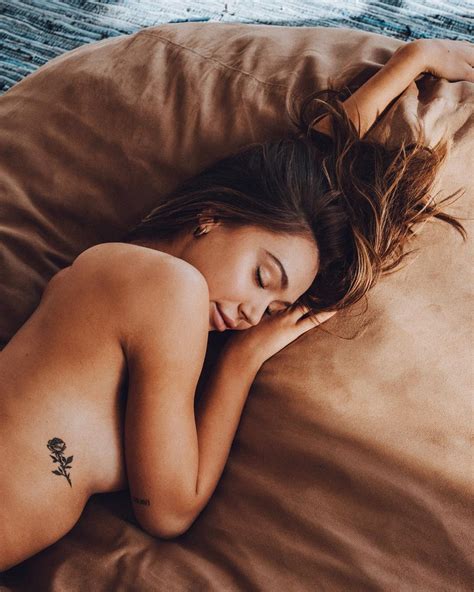Alexis Ren New Topless Fappening 5 Photos The Fappening