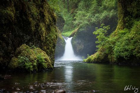 Punchbowl Falls Photo Richard Wong Photography