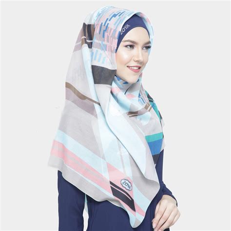 Ketika anda melakukan langkah ini, anda sudah membuat bentuk segi delapan, dimana lipatan itu sendiri membentuk empat dari delapan sisi. 40+ Kerudung Segi Empat Putih Motif, Terkini!