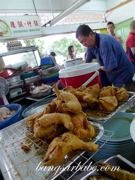 Okay, if you plan to pay this stall a visit, the stall opens from 8am to 11am (no fried chicken) and 2pm to 6pm (fried chicken time) and. Lim Fried Chicken, SS14 Subang Jaya - Bangsar Babe