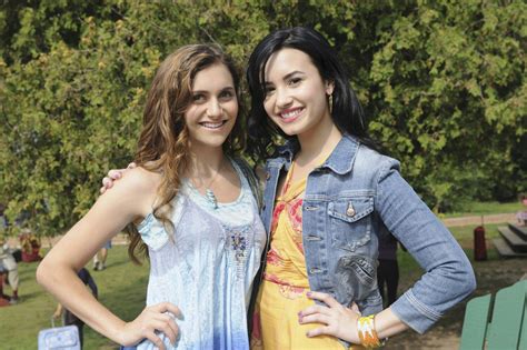 But when mitchie arrives, she discovers that camp star, a slick new camp across the lake, has lured many campers. Alyson Stoner (Caitlin Geller) & Demi Lovato (Mithcie ...