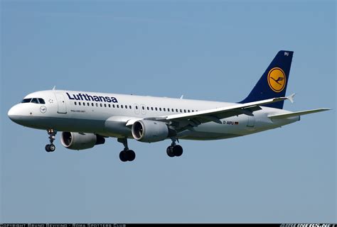 Airbus A320 211 Lufthansa Aviation Photo 1681342