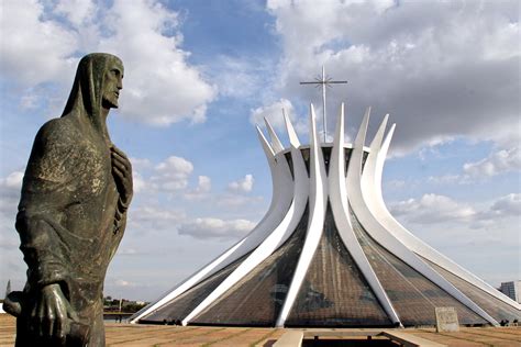 Brasilia Cathedral Oscar Niemeyer Niemeyer Amazing Buildings