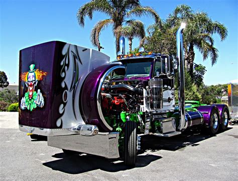 Tricked Out Semi Trucks Tricked Out And Showing Off 18wheelers Big