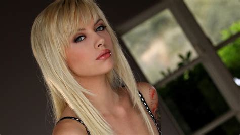 Hintergrundbilder Gesicht Frau Modell Porträt Blond Lange Haare Pornstar Tätowierung
