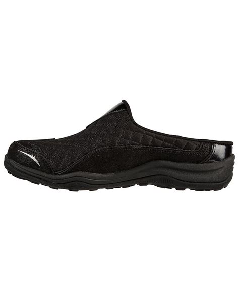 Skechers Womens Relaxed Fit Arch Fit Commute Slip On Walking