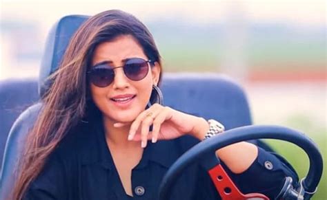 Bhojpuri Actress Akshara Singh Rap Song Idhar Aane Ka Nahi Trending On