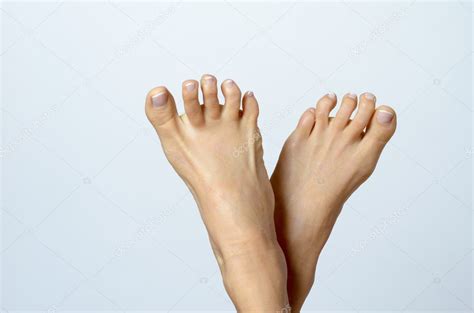 nackten Füße einer Frau Stockfotografie lizenzfreie Fotos info