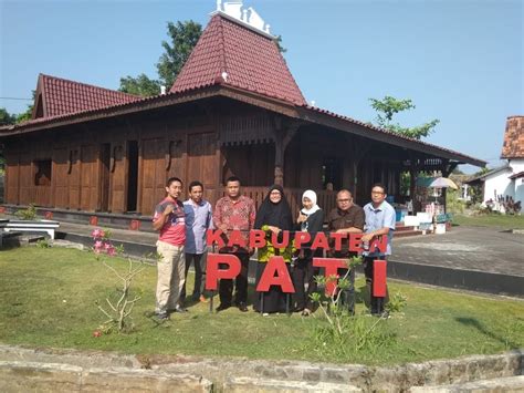 Rumah Adat Semarang