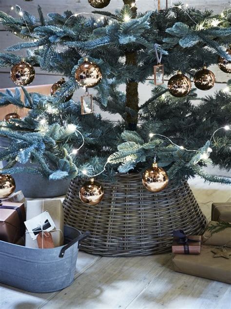31 Ideas How To Cover A Christmas Tree Base Do It Yourself Ideas And