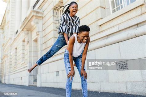 Female Bending Over Fotografias E Filmes Do Acervo Getty Images