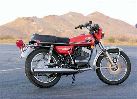 Yamaha had announced the plans to reintroduce the old yamaha rd 350 which was one of the most powerful bikes in 1970's by the end of 2013.the bike produced 45 bhp at the crankshaft and around 35 hp at rear wheel.those days the yamaha rd 350 was 2 stroke. YAMAHA RD 350 (5 speed). Technical data of motorcycle ...