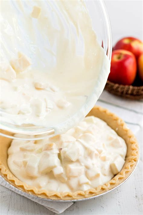 I made cheesecake with no sour cream today! Sour Cream Apple Pie - Bunny's Warm Oven | Sour cream ...