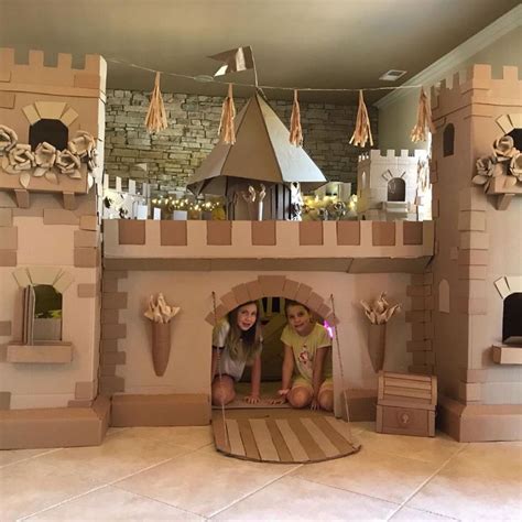 Pin By Emma Thomsen On Papborg Sommer 22 Cardboard Castle Cardboard