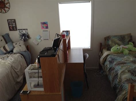 Have A Roommate And Want Privacy Try This Room Layout College Roomate
