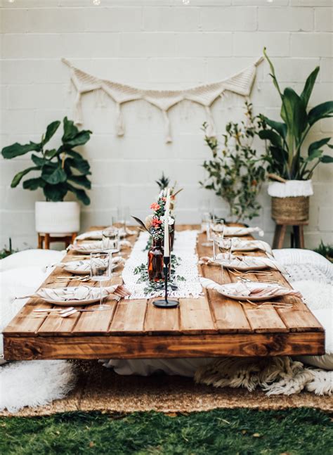 I wanted to look forward to the day, rather than dread it, so my husband and i i have 6 tips i use when hosting guests that will help you the next time you entertain and will help you in setting the ultimate dinner party table! Dreamy Backyard Bohemian Dinner | Dinner party table ...