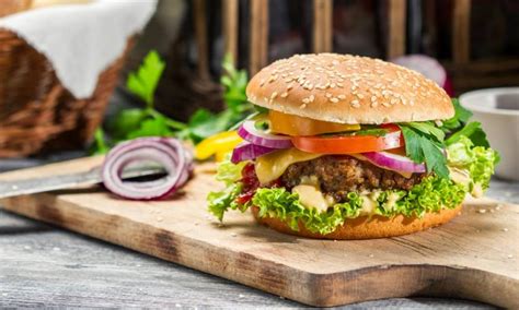 Ini adalah kreasi bu mungki bikin roti dg cara tanpa ulen. Resep Cara Membuat Roti Burger Empuk Enak Buat Pngganjal ...