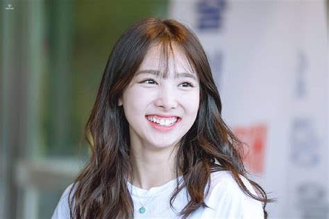 Her Bunny Teeth Is Cute 트와이스 나연 Twice Nayeon Im Nayeon Nayeon