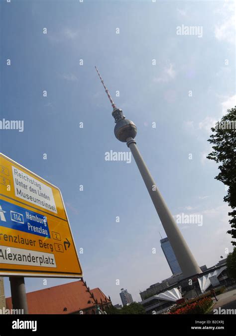 Berliner Fernsehturm Alex Fotos Und Bildmaterial In Hoher Auflösung