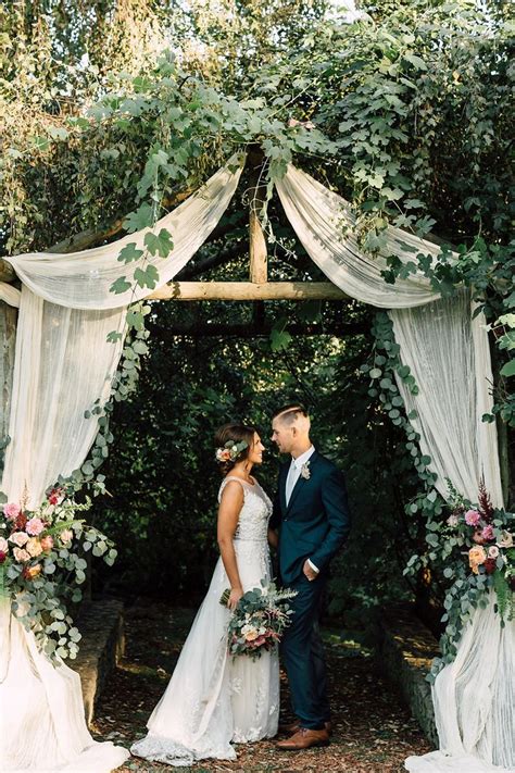 30 Best Floral Wedding Altars And Arches Decorating Ideas