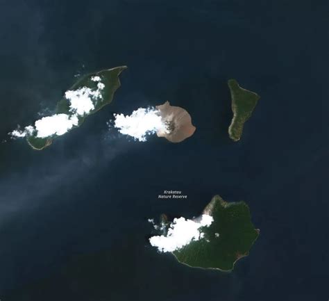 Powerful Explosions At Anak Krakatau Volcano Indonesia The Watchers