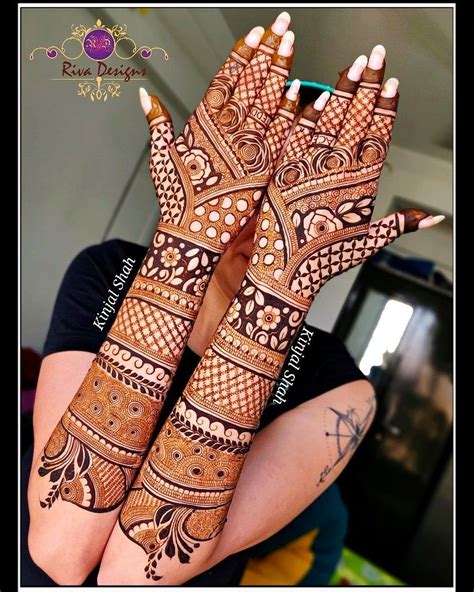 Intricate Bridal Mehndi Design For Hands