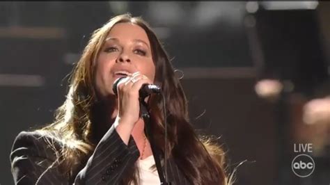 Alanis Morissette Performs Her Song Thank U Guest Performance