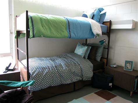 Bunk Beds More Room Ha Yes Dorm Room Inspiration Bunk Beds Room