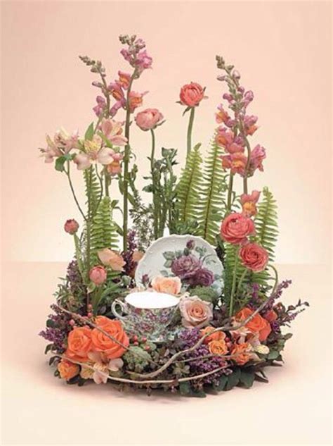For example, they may include unusual funeral flowers that the. Flower arrangement | Unique floral arrangements, Funeral ...