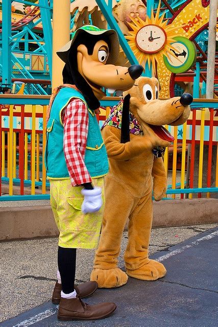 Wdw April 2009 Goofy And Pluto In Dinoland Usa Walt Disney Pixar