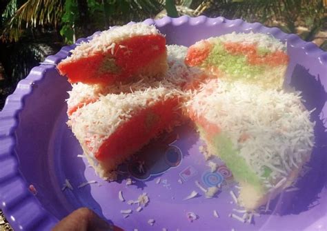 Lihat juga resep bolu kukus singkong /pohong enak lainnya. Resep Bolu Singkong Kukus Tanpa Tepung / 10 Resep Bolu ...