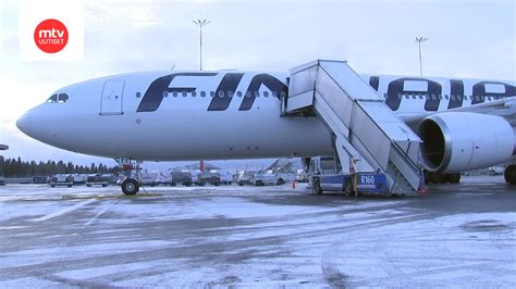 Lentokone Suistui Kiitoradalta Riikassa Finnairin Koneet Kääntyivät